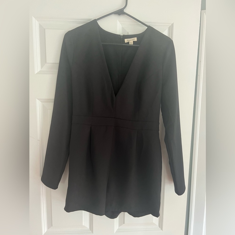 Silence and Noise low cut the romper long sleeve Size Medium Black